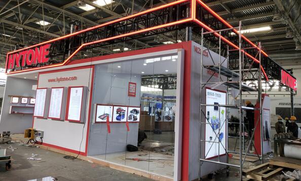 展臺(tái)設(shè)計(jì)施工過(guò)程中需要注意什么？及搭建展臺(tái)需要注意什么？