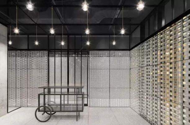 展會(huì)搭建布置中一般使用什么玻璃？其特性又有那些？