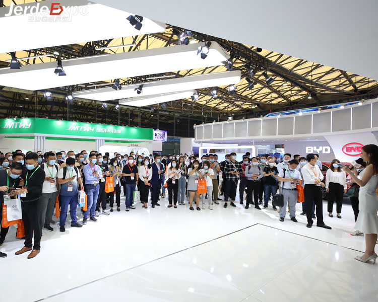 上海展會布置搭建中燈光設(shè)計的原則與注意事項有哪些？